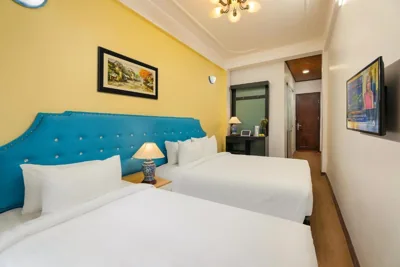 ダブルまたはツインルーム（バルコニー付） — Little Hanoi Old Quarter Hostel